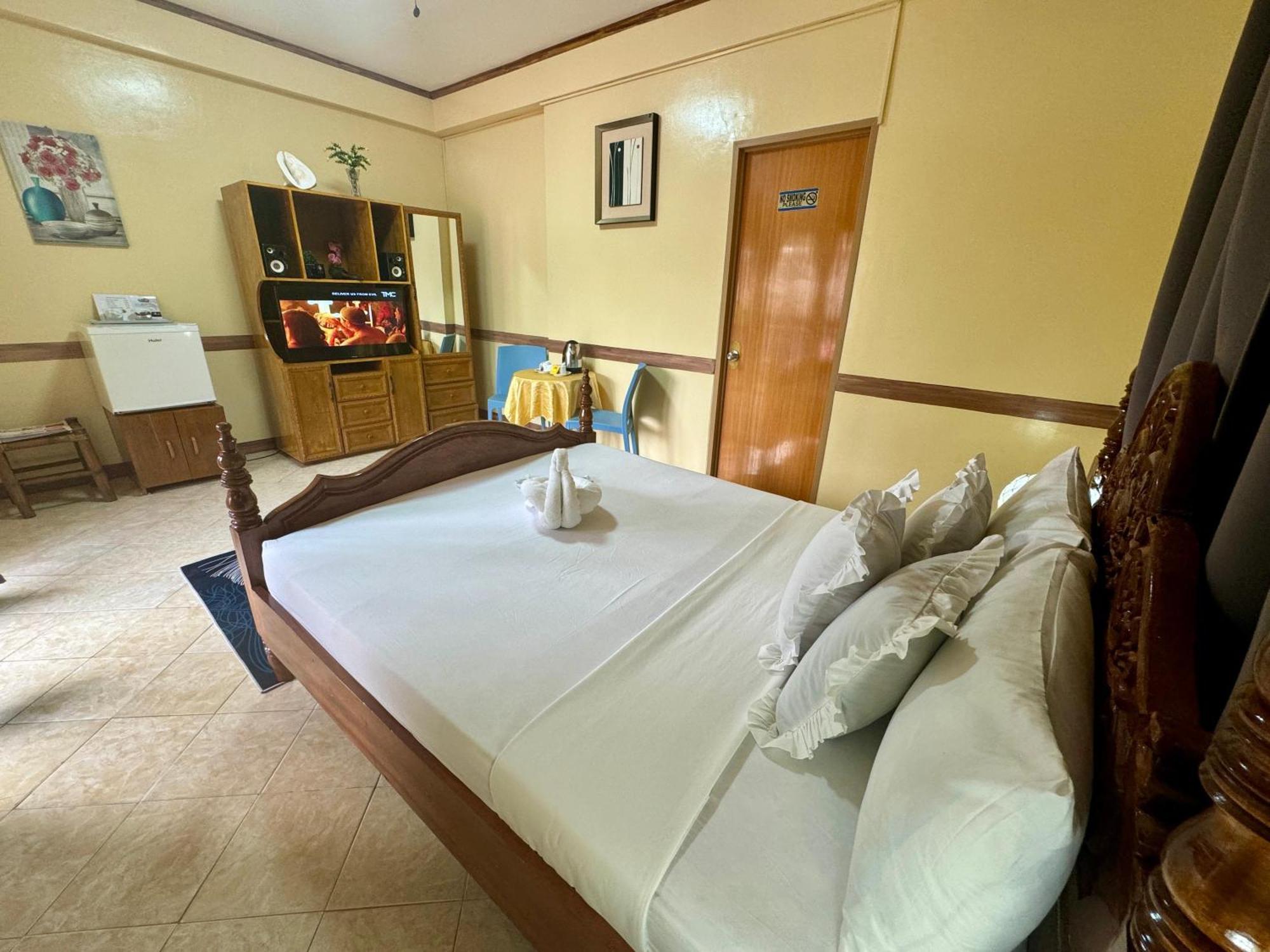 Ocean Breeze Inn Manoc-Manoc Buitenkant foto