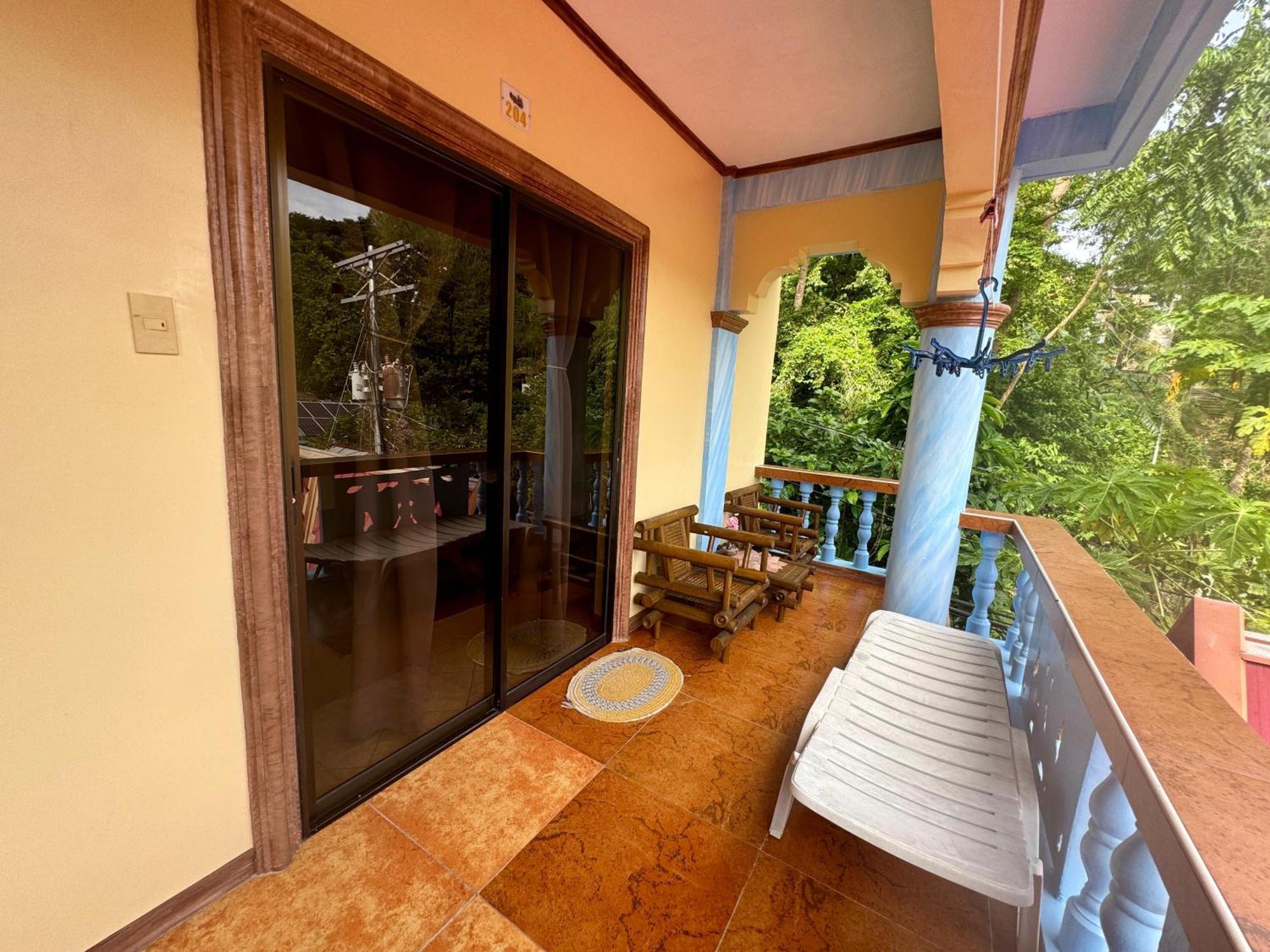 Ocean Breeze Inn Manoc-Manoc Buitenkant foto