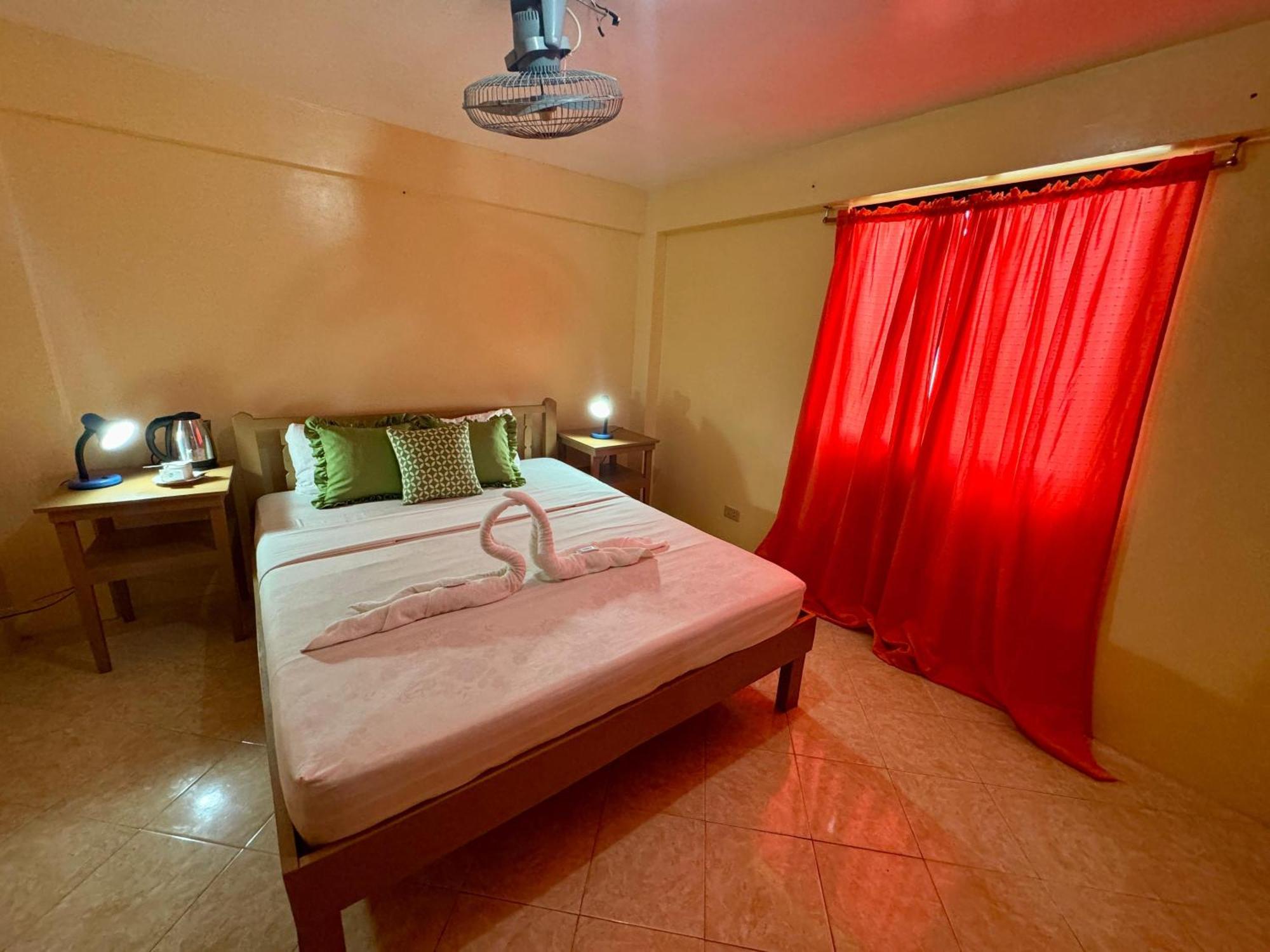 Ocean Breeze Inn Manoc-Manoc Kamer foto