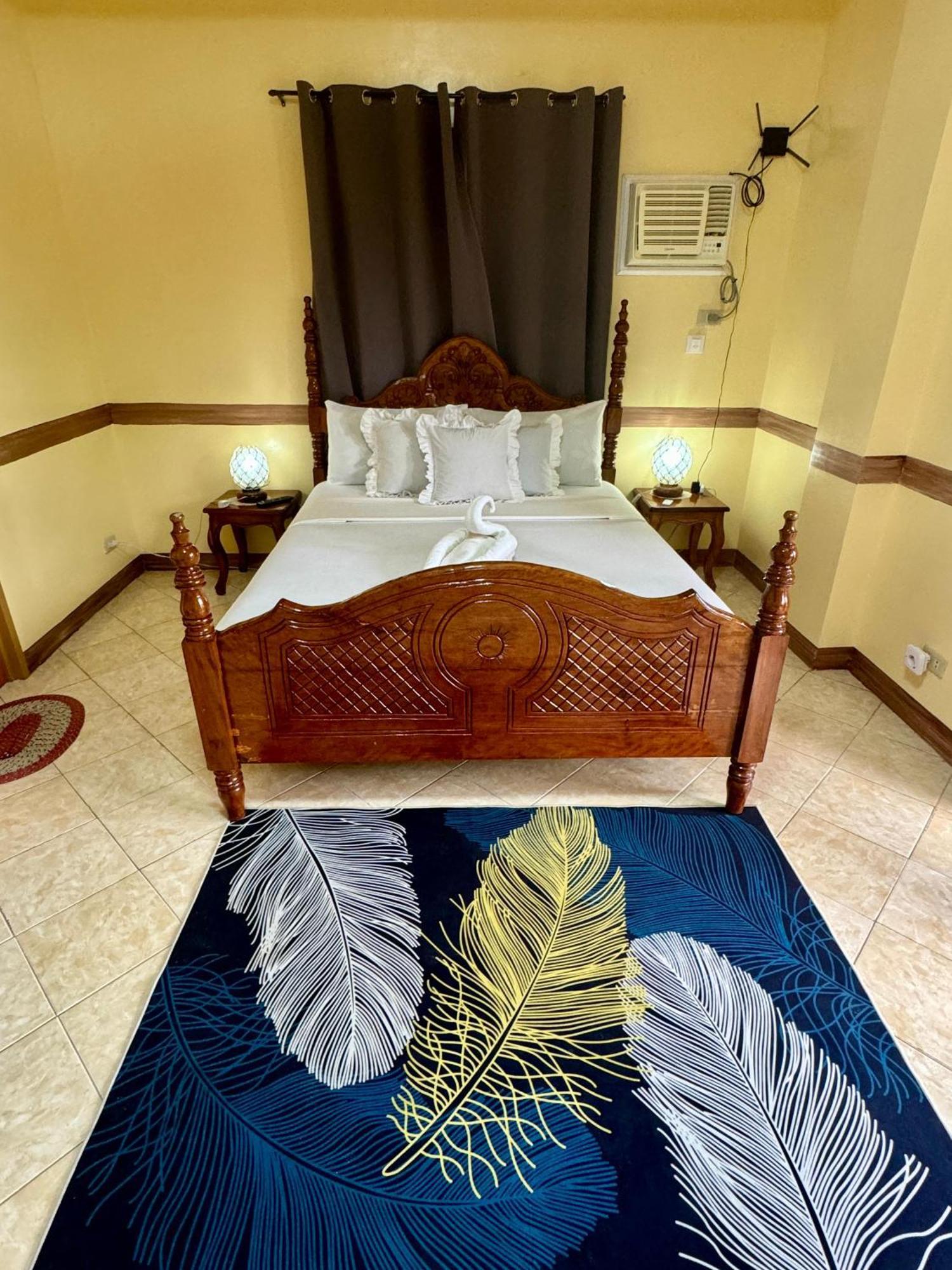 Ocean Breeze Inn Manoc-Manoc Buitenkant foto