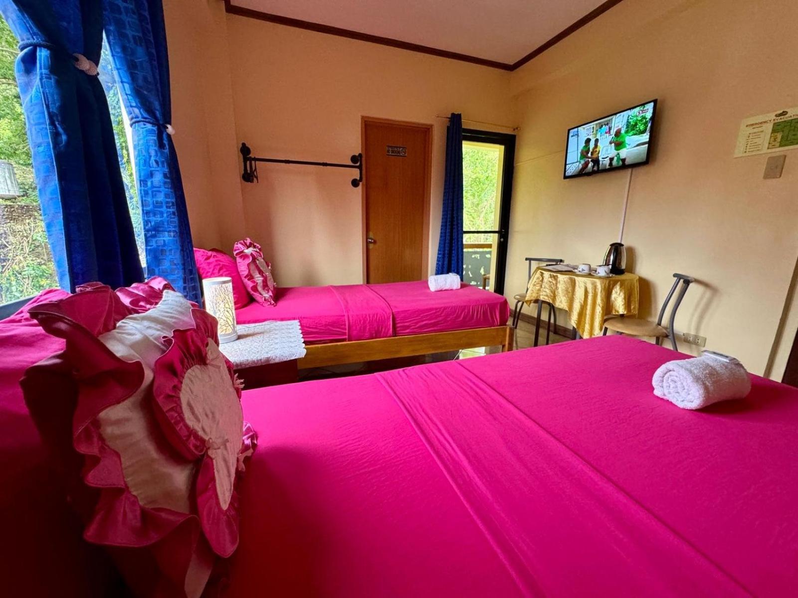 Ocean Breeze Inn Manoc-Manoc Kamer foto
