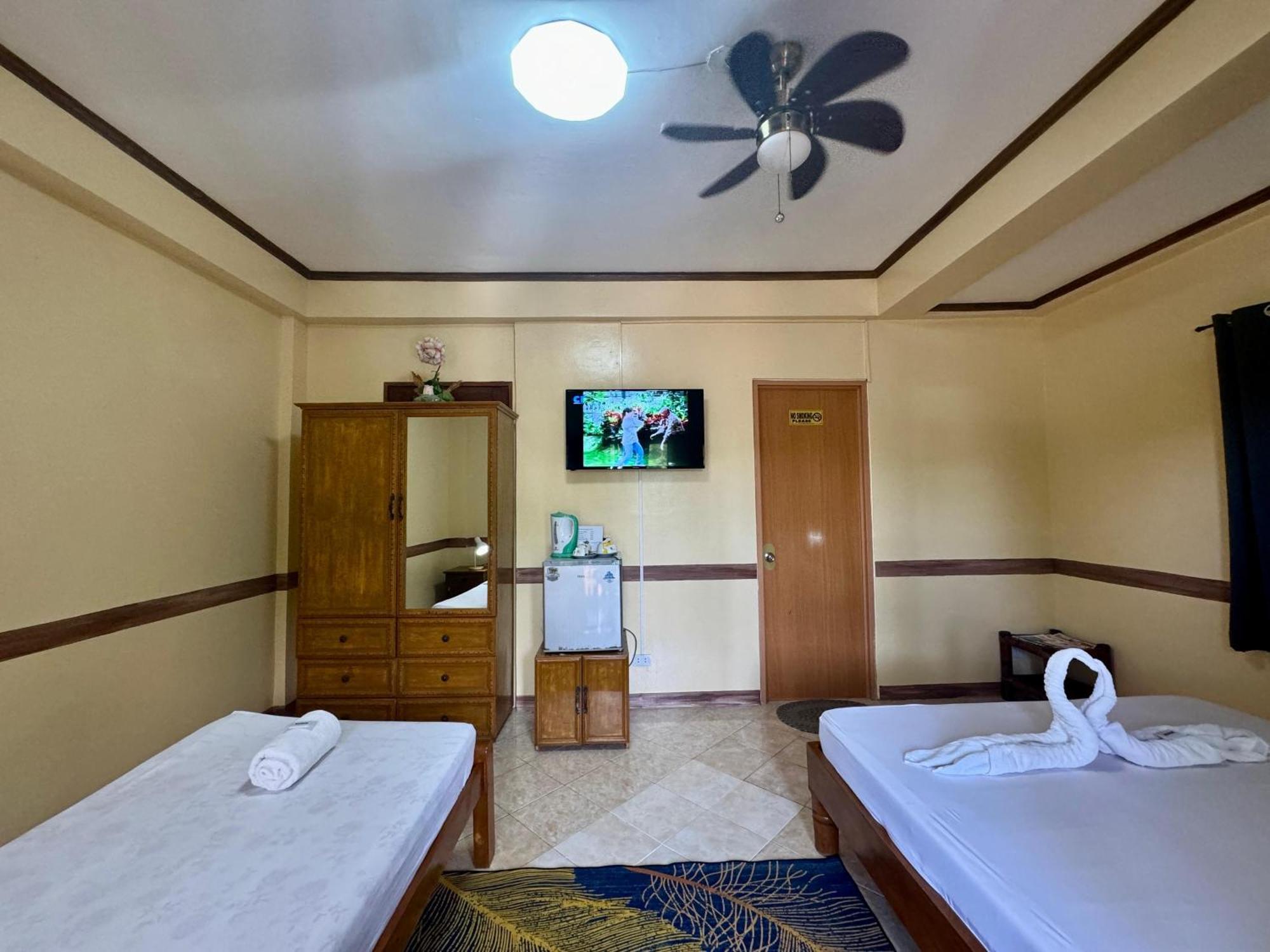 Ocean Breeze Inn Manoc-Manoc Kamer foto