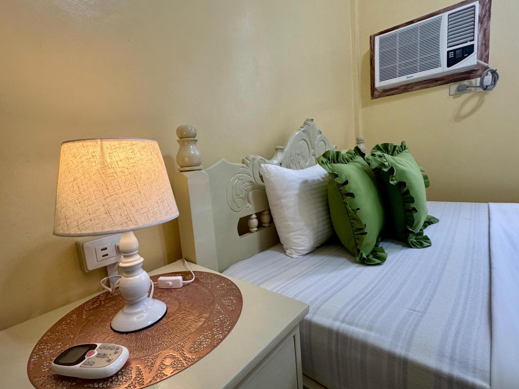 Ocean Breeze Inn Manoc-Manoc Kamer foto